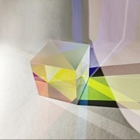 什么是合色棱鏡？它對投影儀有哪些作用？